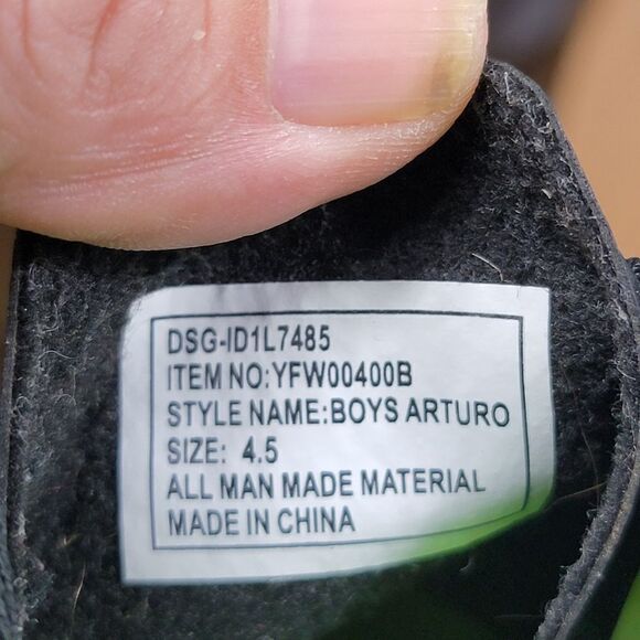 Umbro Neon Green/Black Soccer Cleats Boys 4.5 - Picture 5 of 9